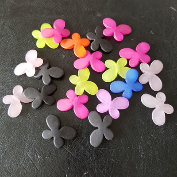 20 Farfalle di lucite piccole assortite