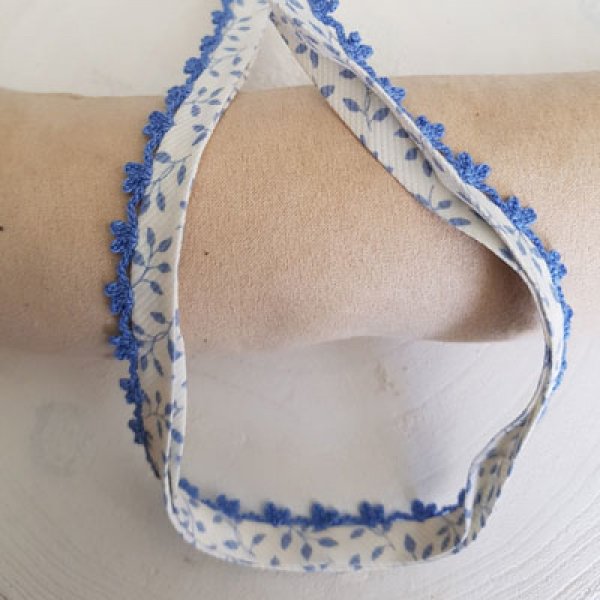 80 cm di nastro sbieco multi-fiore e pizzo N&deg;03