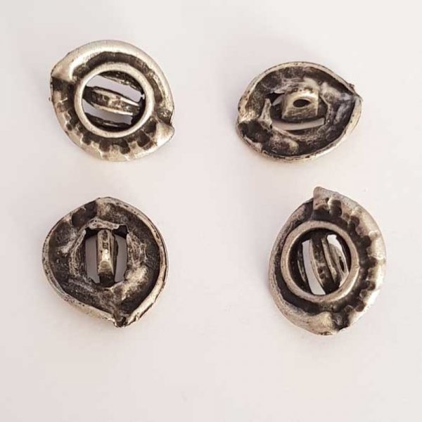Bouton Argent N&deg;24 de 20 mm