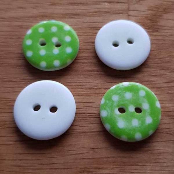 Bouton fantaisie &agrave; pois 18 mm Vert
