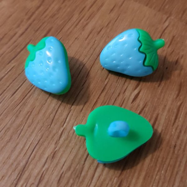 Fantasia di bottoni, bambini, neonati Fantasia di fragole N&deg;09 verde e azzurro