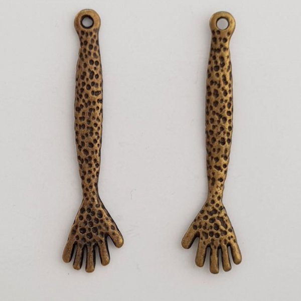 Charm da braccio N&deg;03 "braccio e mano" x 2 pezzi