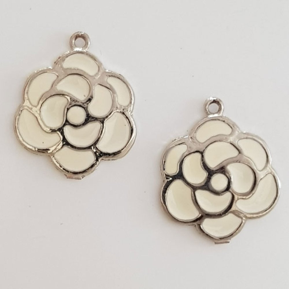 Charm floreale in metallo N°030 Argento