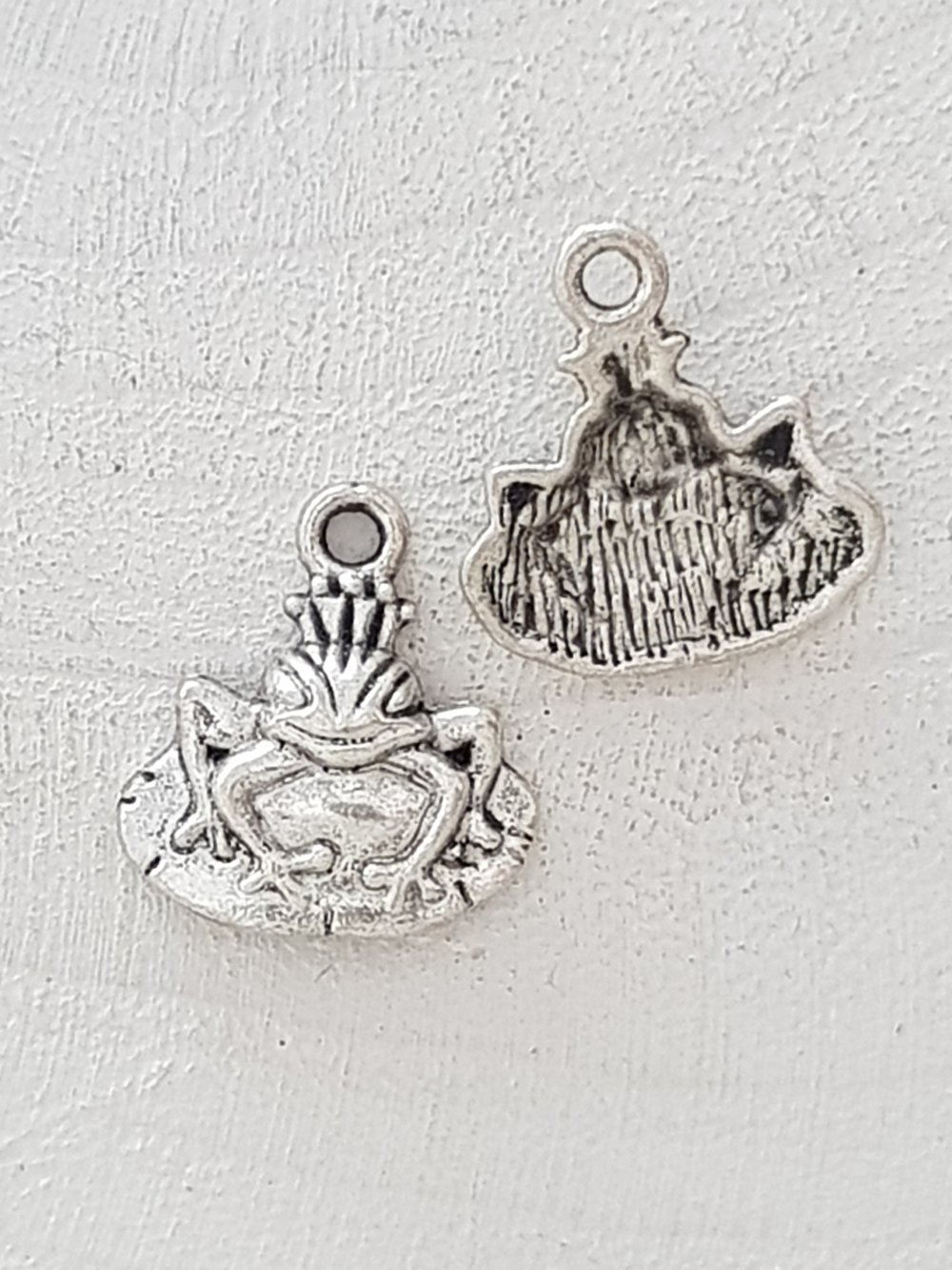 Ciondolo a forma di rana N&deg;02