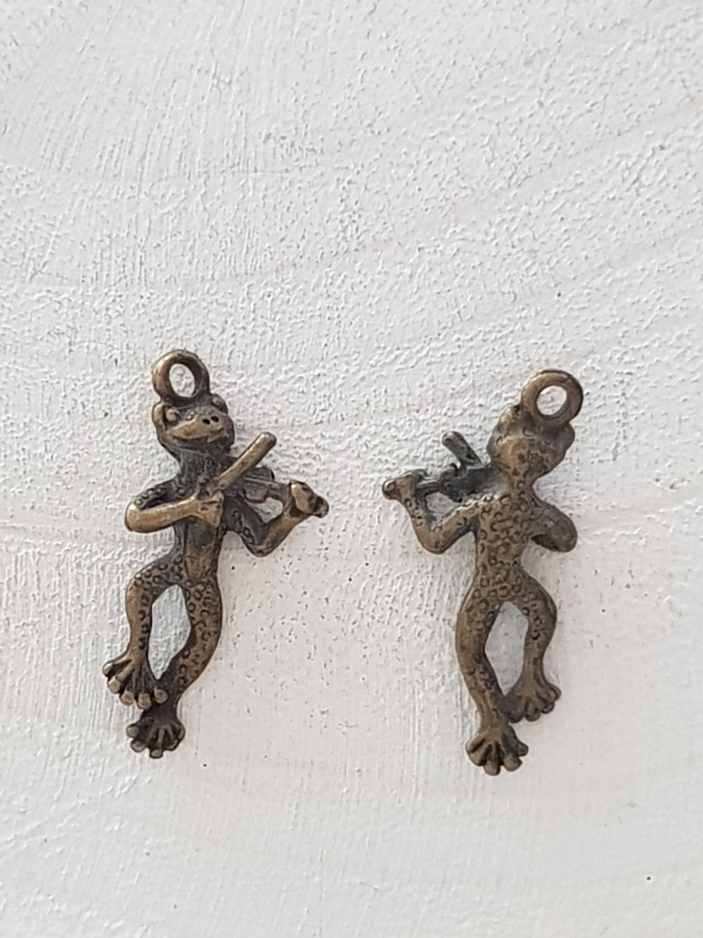 Ciondolo a forma di rana N&deg;06