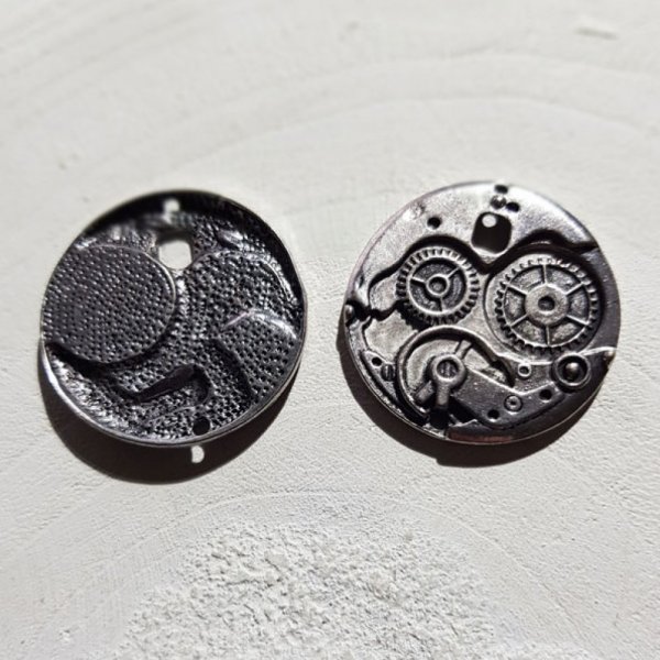 Charm Clockwork N&deg;04