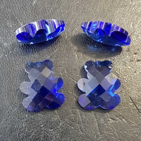 Ciondolo a forma di orso in vetro sfaccettato N&deg;01-02