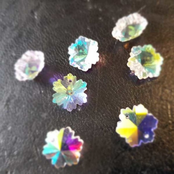 Ciondolo a forma di fiore in vetro sfaccettato N&deg;02-01