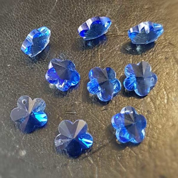 Ciondolo a forma di fiore in vetro sfaccettato N&deg;04-03