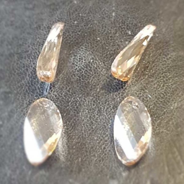 Ciondolo in vetro sfaccettato N&deg;02-01