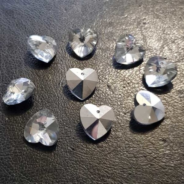 Ciondolo a forma di cuore in vetro sfaccettato N&deg;01-01