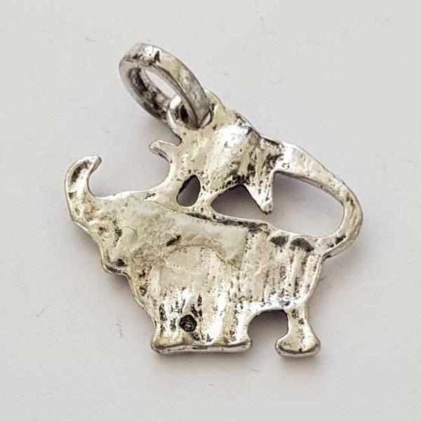 Ciondolo segno zodiacale Toro in metallo argentato N&deg;03 con strass