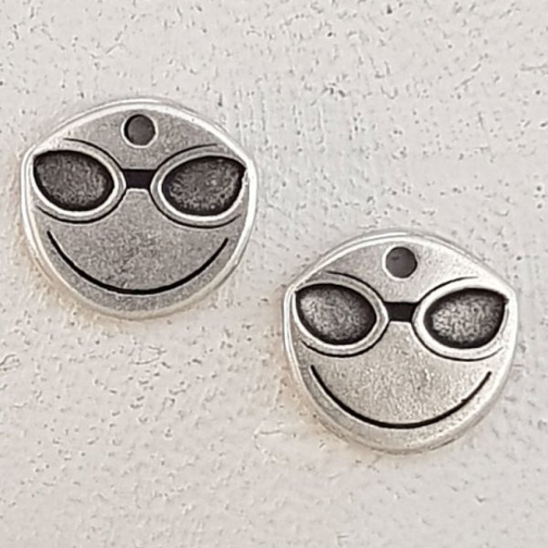 Ciondolo con teschio e ossa incrociate N&deg;12