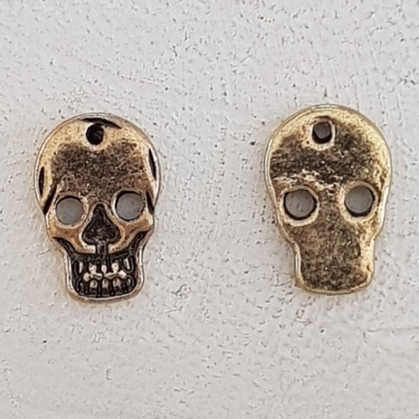 Ciondolo con teschio e ossa incrociate N&deg;17