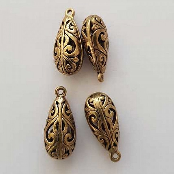 Ciondolo a goccia traforato N&deg;03-02