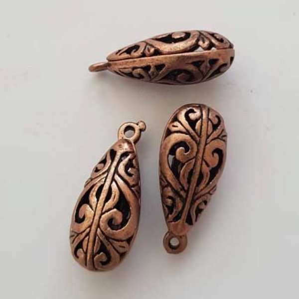 Ciondolo a goccia traforato N&deg;03-04