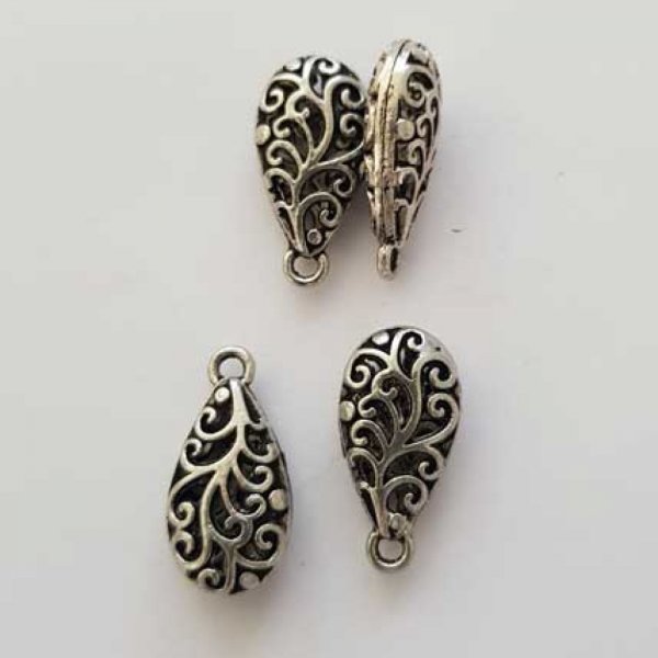 Ciondolo a goccia traforato N&deg;04-01