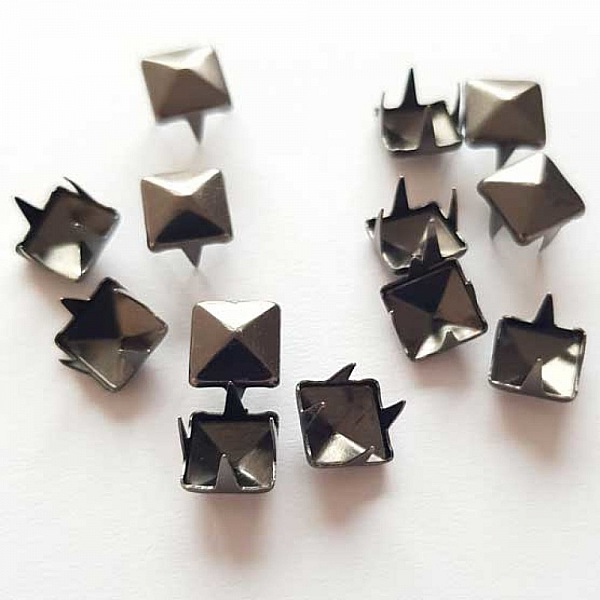 Clous rivet &agrave; griffes Carr&eacute; 07 mm Noir 20 pi&egrave;ces