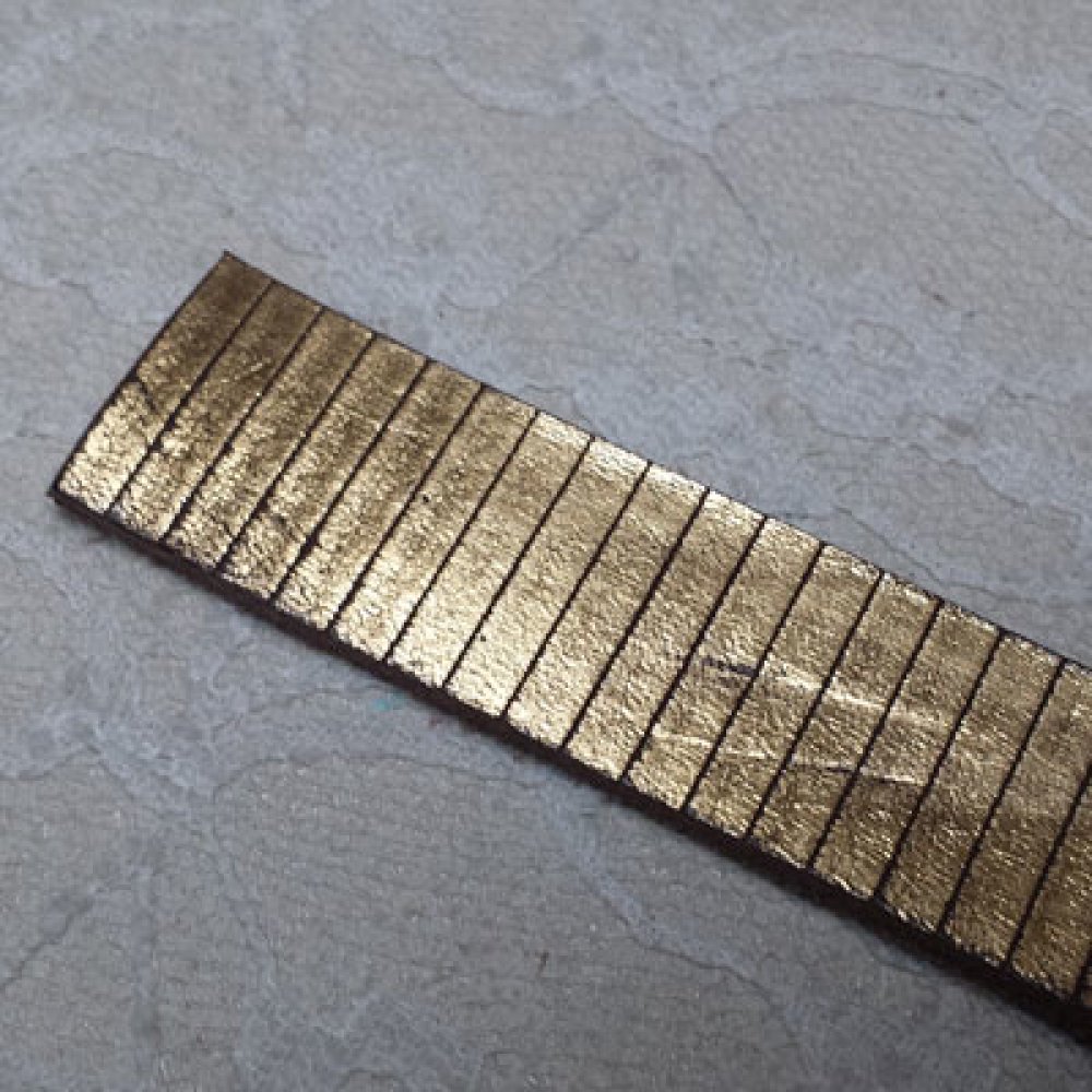 Rettangolo in pelle dorata 20 mm per 20 cm