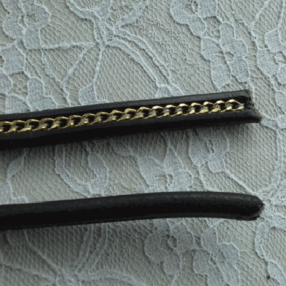 Pelle Regaliz nera da 10 mm con catena d'oro per 20 cm