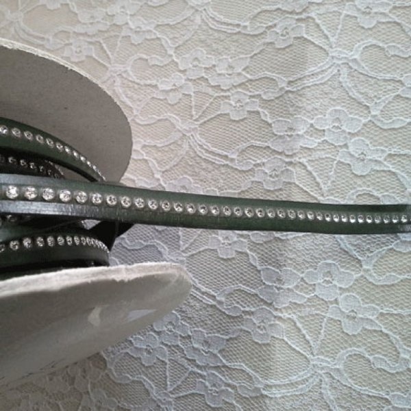 Pelle verde militare 10 mm Swarovski Strass per 20 cm