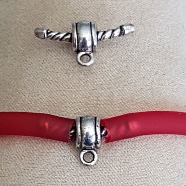 Chiusura con cordoncino in Pvc cavo da 5 mm