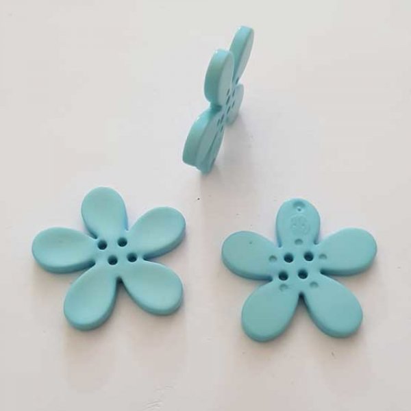 Fleur Orchid&eacute;e r&eacute;sine 4 trous 30 x 3 mm Aquamarine 02