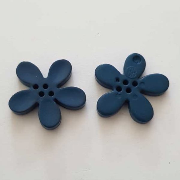 Fleur Orchid&eacute;e r&eacute;sine 4 trous 20 x 3 mm Fushia Fonc&eacute;