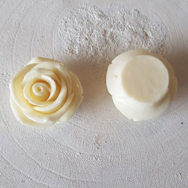 Fiore sintetico N&deg;03-10 ecru