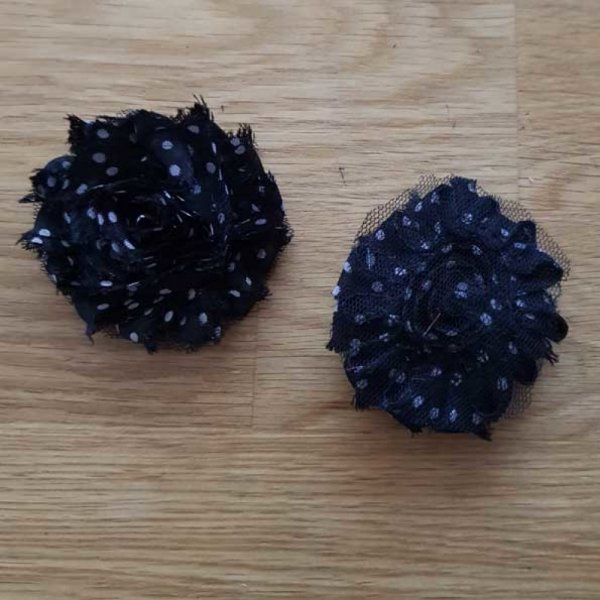 Fiore di tessuto sfrangiato n. 40