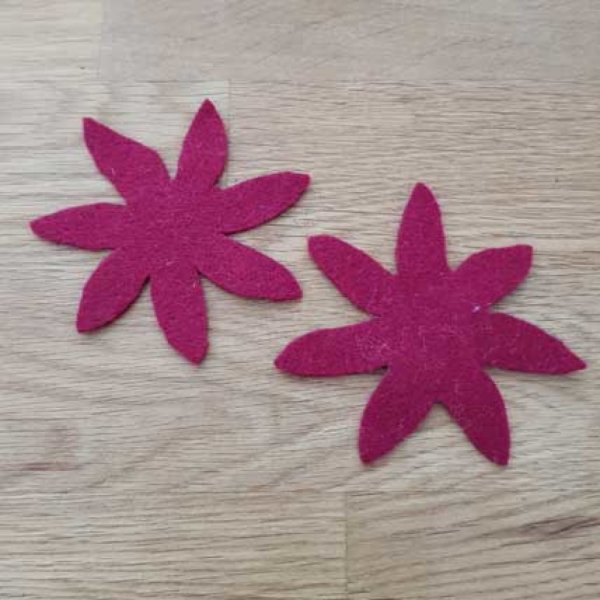 Jolie petite fleur en Feutrine 80 mm N&deg;04-01 x 2 pi&egrave;ces