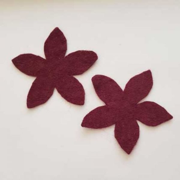 Jolie petite fleur en Feutrine 80 mm N&deg;18-02 x 2 pi&egrave;ces
