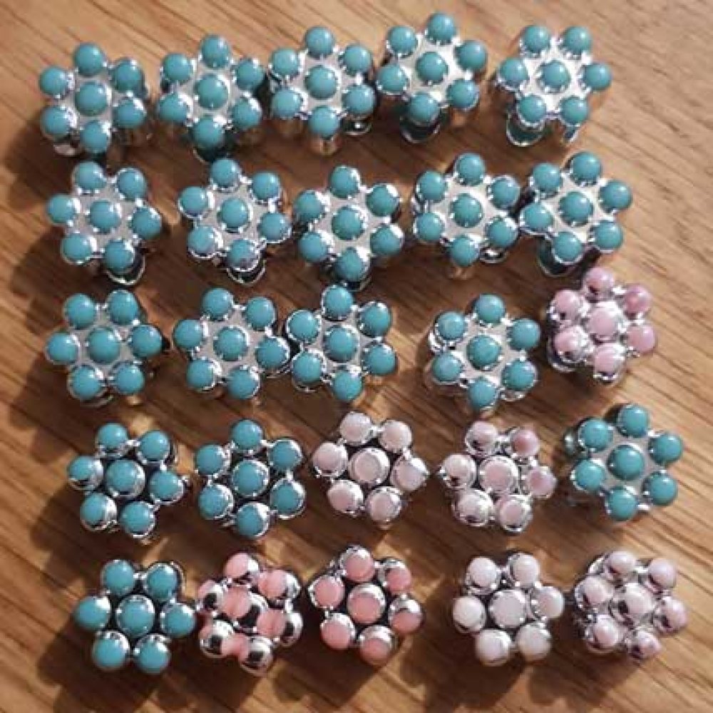 Lot de 25 Perles fleurs N°05