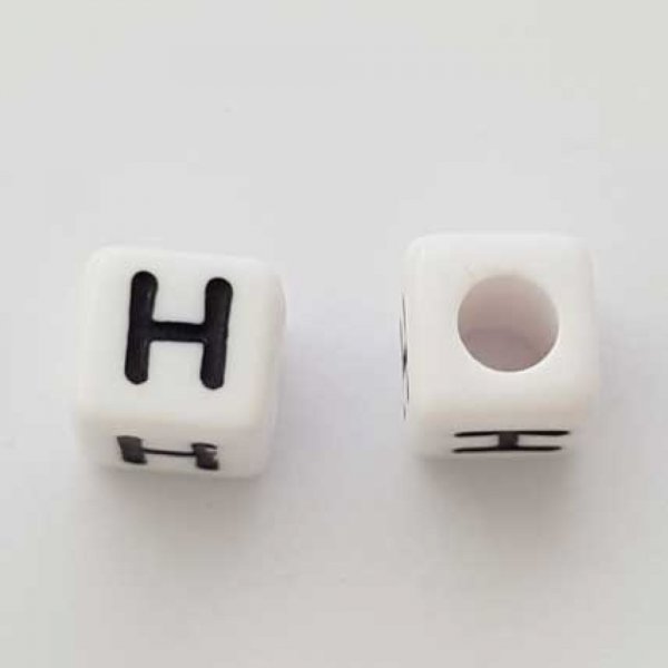 Perle Carr&eacute; Lettre H Blanc Noir 8mm