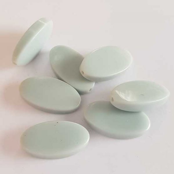 Perle plate plastique ovale bleu 25 mm N&deg;01