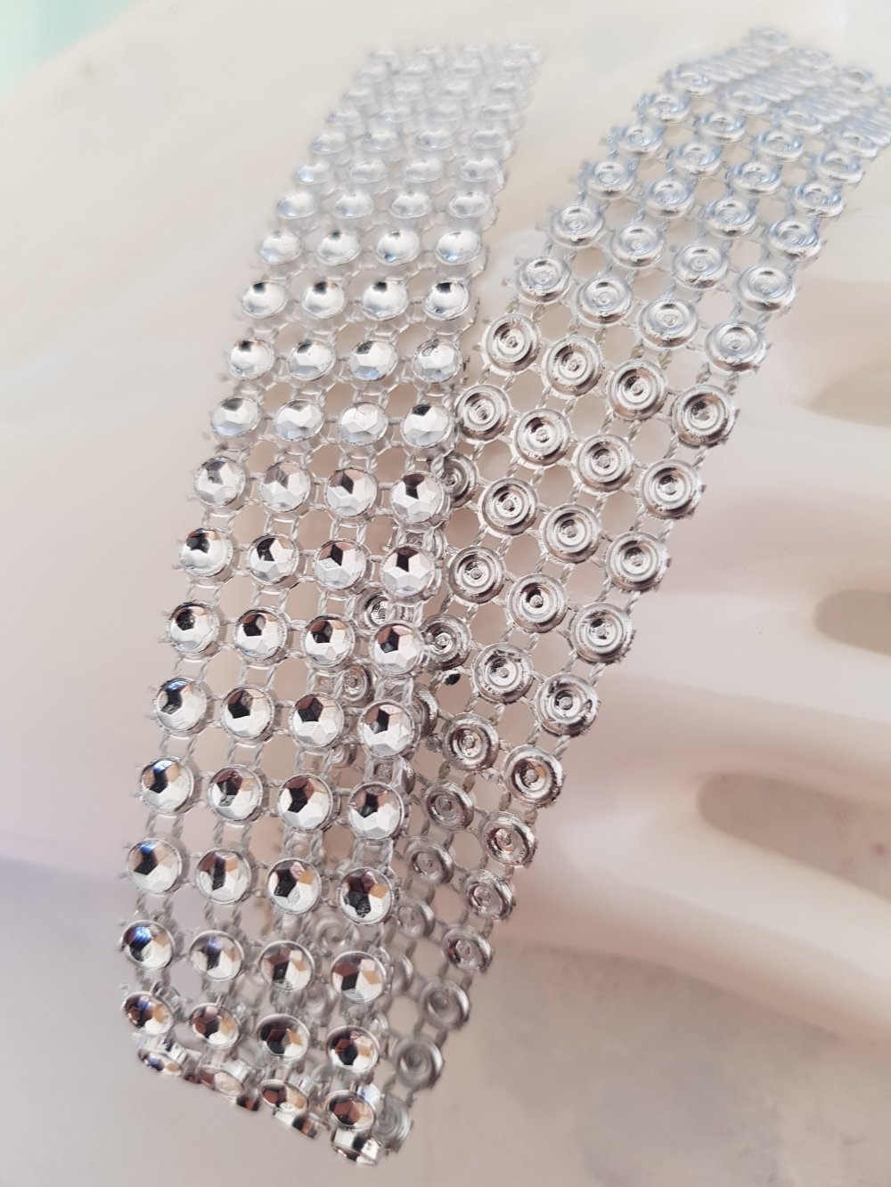 Nastro di strass argento per 0,22 cm per 2 pezzi.