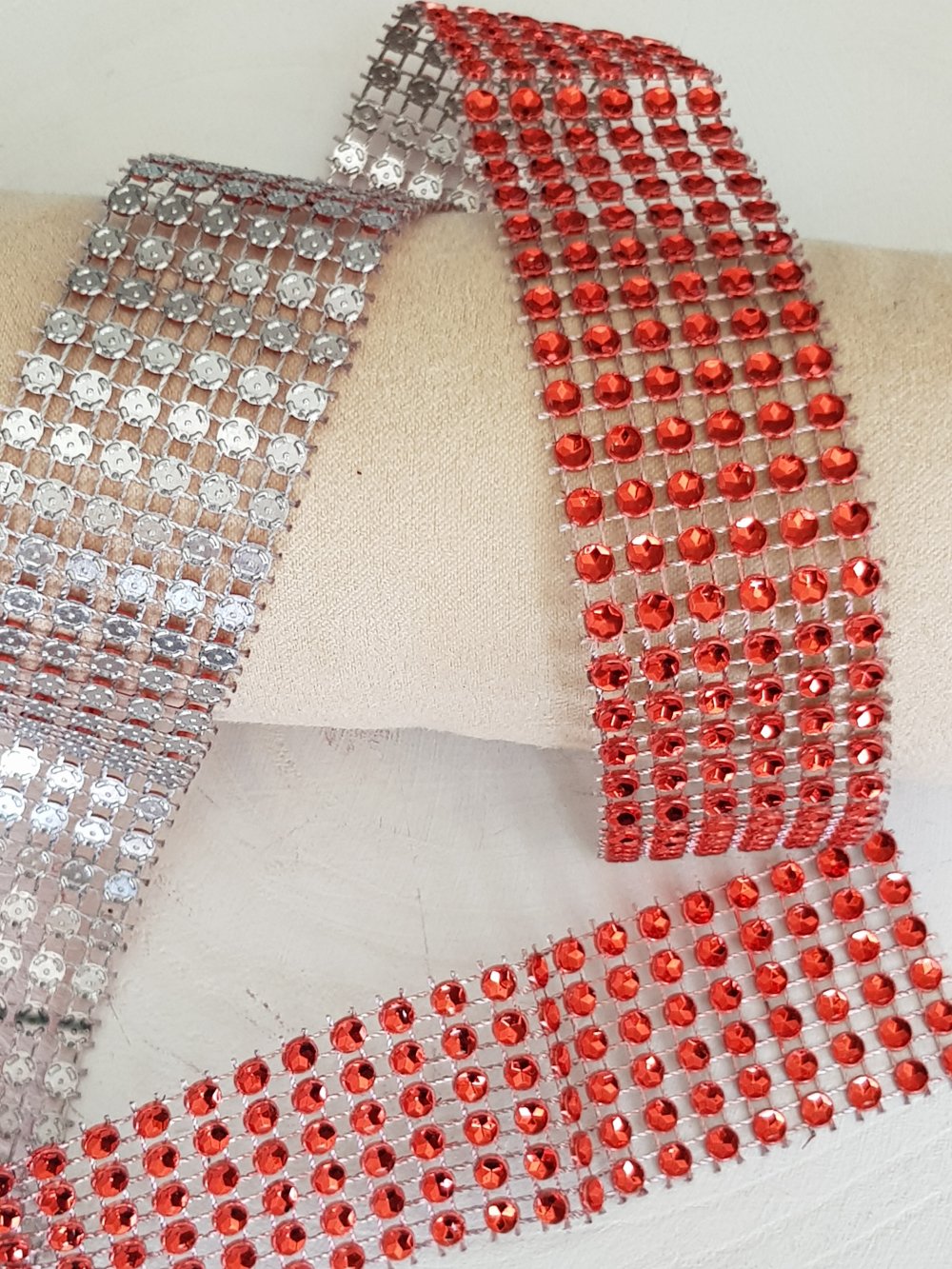 Nastro Strass N°03 Rosso per 0,50 cm.