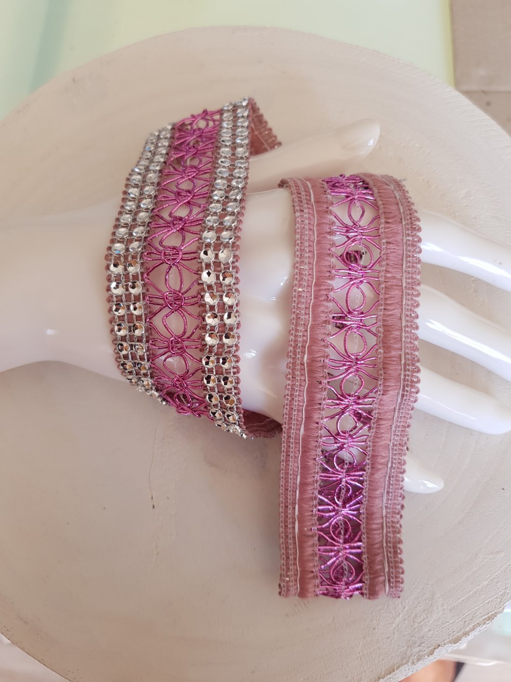 Nastro di strass N&deg;06 Argento e rosa per 0,50 cm.