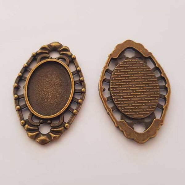 Support cabochon Ovale de 13 X 18 mm Bronze N&deg;01
