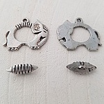 Chiusura a ginocchiera in argento con motivo a elefante N°11