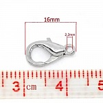 1 chiusura a moschettone 16 x 09 mm.