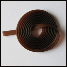 1 metro di corda piatta in Pvc 5,8 x 1,9 mm Caramello