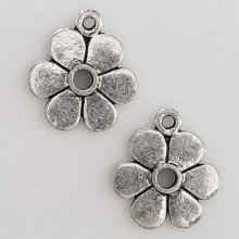 Charm floreale in metallo N°115 Argento