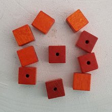 10 Perline di legno Cubo / Quadrato 10 mm Arancione