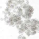 Lot de 130 anneaux de jonction métal coloris argent diamètre 5mm