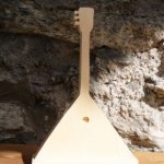 balalalika su base, decorazione da tavolo a tema musicale, fatto a mano