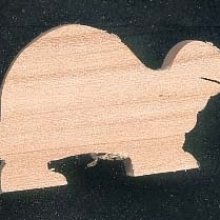 Statuetta di tartaruga in legno massiccio, fatta a mano