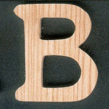 Lettera B da incollare in legno di frassino altezza 5 cm spessore 5 mm