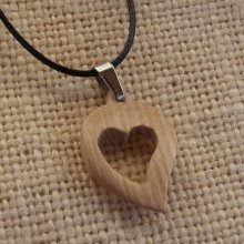 ciondolo a cuore in legno di frassino, matrimonio in legno, San Valentino, gioielli in legno e natura, artigianali