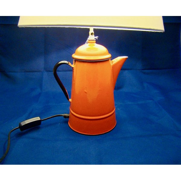 Lampada Cafeti&egrave;re rossa, antica, in lamiera smaltata